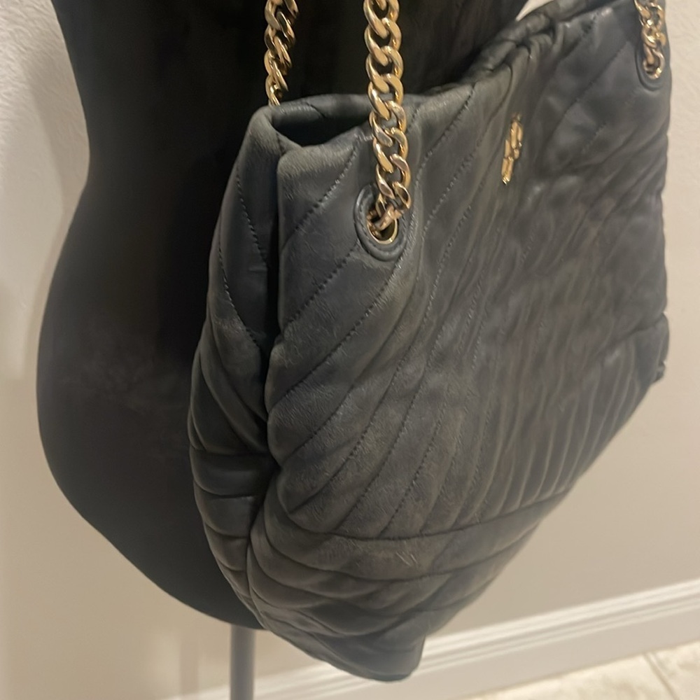 Tory Burch Kira Chevron Tote Bag in Black Quilted Lambskin - Picture 9 of 16